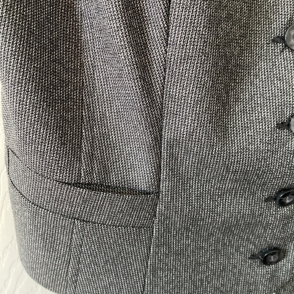 Black, button down vest. - Picture 4 of 6